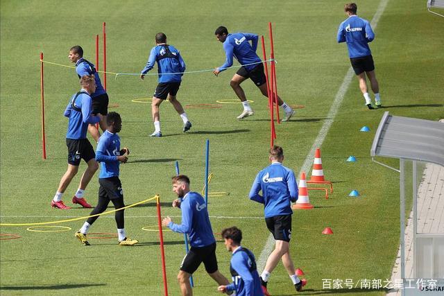 TA:切尔西将签下洛杉矶银河16岁中场加西亚 转会费300万美元+浮动